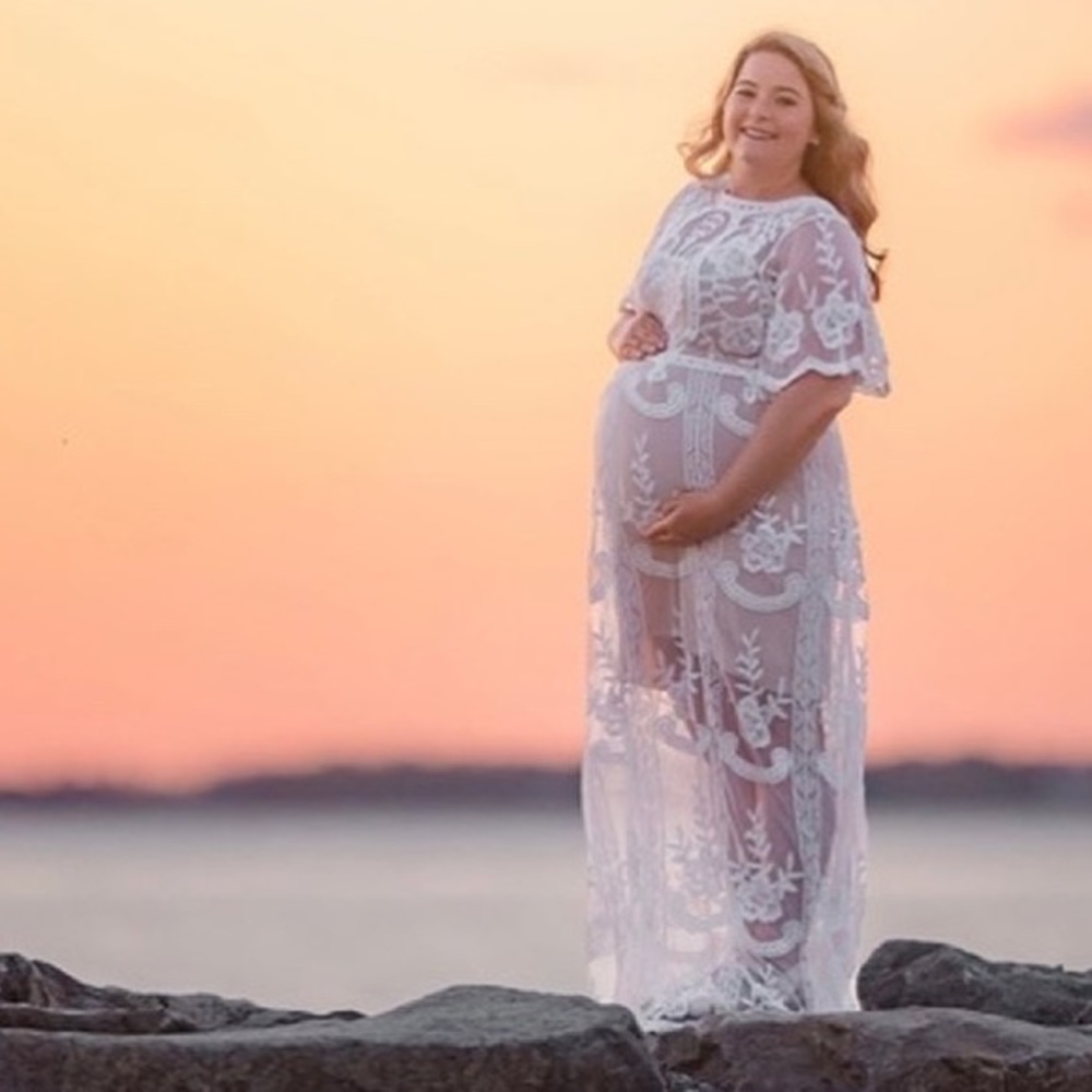 Lace maternity dress